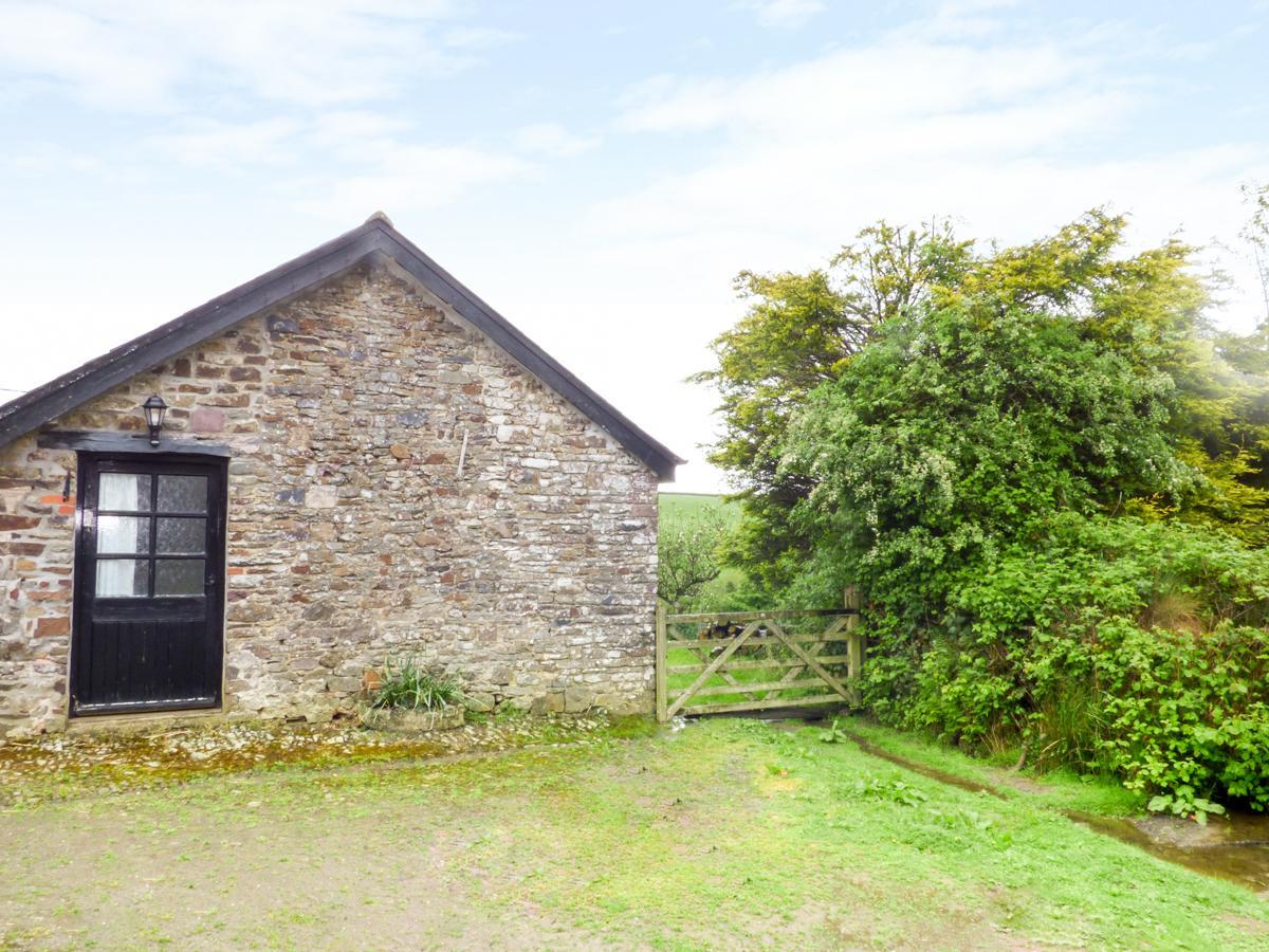 The Old Workshop Villa Knowstone Eksteriør bilde